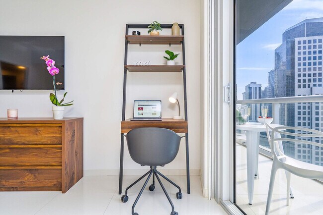 Building Photo - 485 Brickell Ave