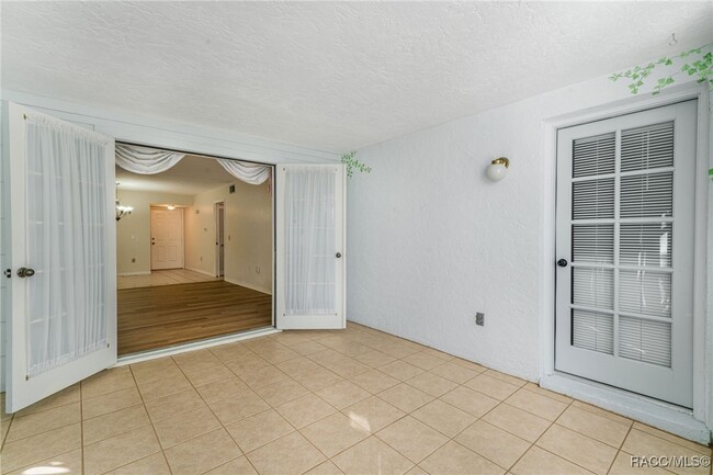 Building Photo - 210 E Glassboro Ct