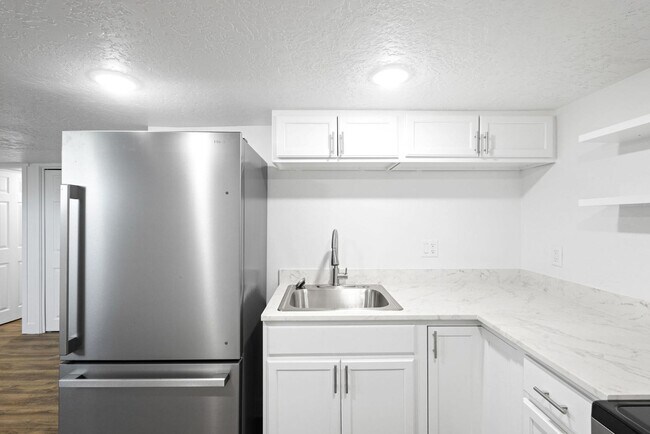 Building Photo - 781 S 1800 W