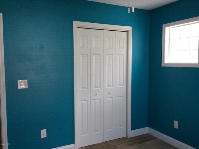 Building Photo - 500 Sea Knight Ln
