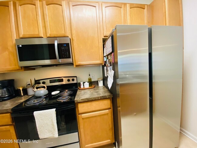 Building Photo - 10550 Baymeadows Rd