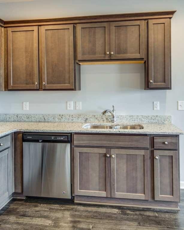 Building Photo - Fairview Station Charmer!  Perfectly comfortable 4/2.5 family home close to Westwood Elementary.