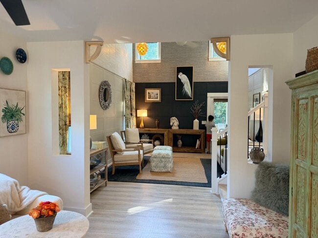 Building Photo - Four Bedroom Town Home in Old Stoney Village- Two Primary Suites