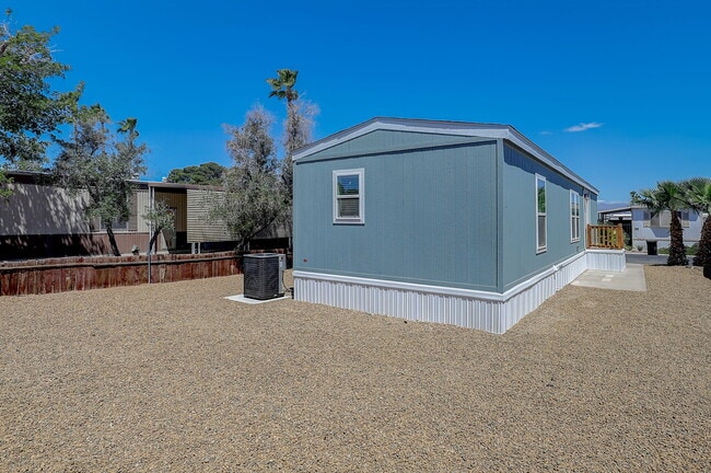 Building Photo - 2627 S Lamb Blvd