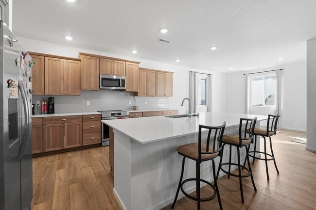 Building Photo - 10813 N Beaverhead Rd