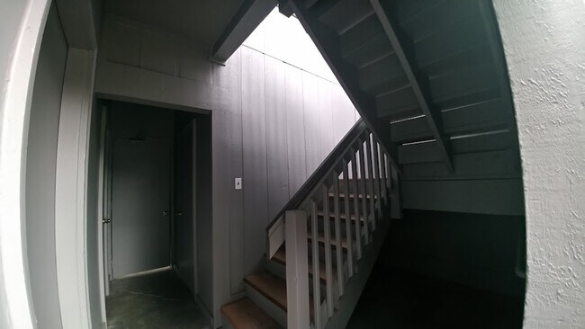 Building Photo - MOVE IN READY!! 2-Bedroom Boulder Condo