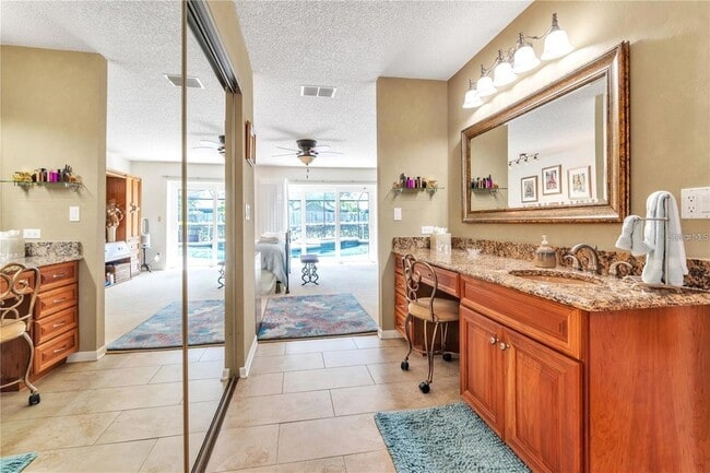 Building Photo - 2715 Montague Ct E