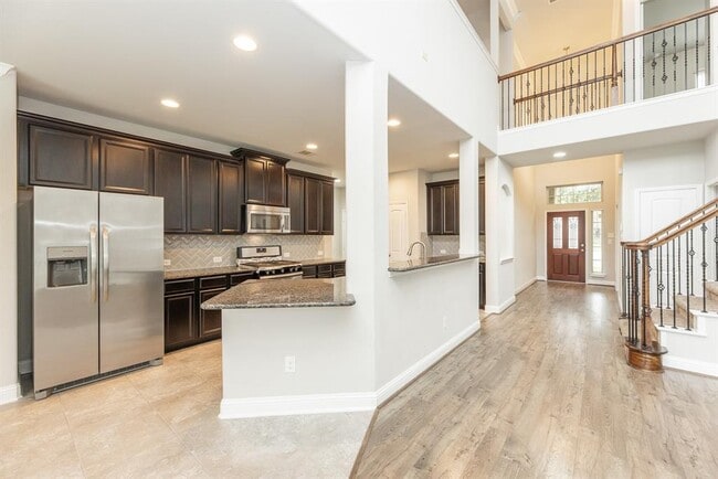 Building Photo - 207 Denfield Ct