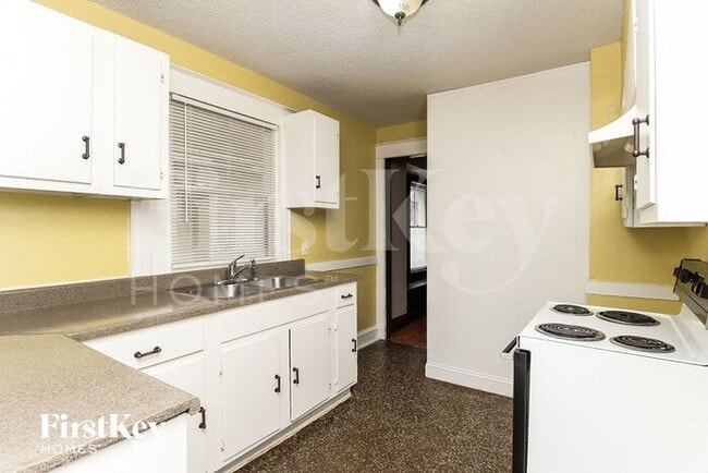 Building Photo - 4204 Agnes Ave
