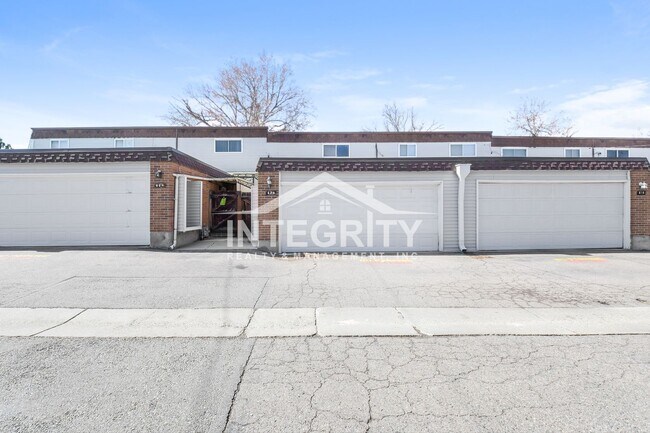 Building Photo - 620 S Youngfield Ct