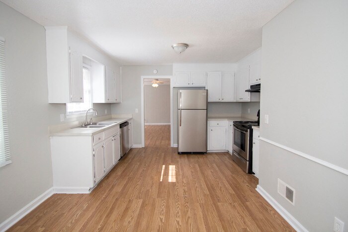 Building Photo - 2504 Banner Hill Rd