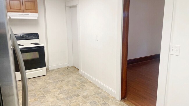 Building Photo - 73-75 Wallingford Ave