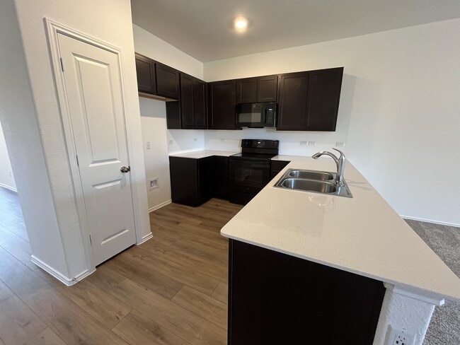 Building Photo - 312 Freshwater Dr
