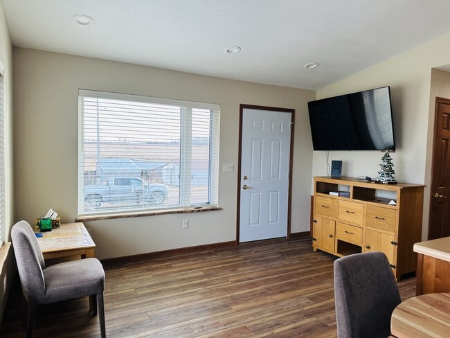 Building Photo - 8102 N Scheider Rd