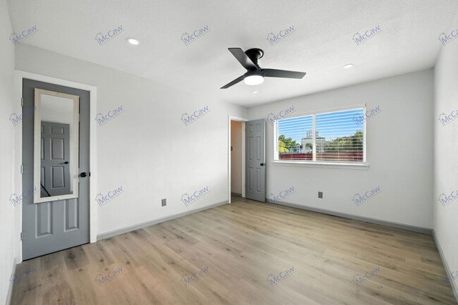 Building Photo - 2109 Jeannette Ct