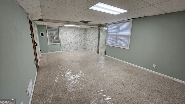 Building Photo - 2858 Livsey Dr