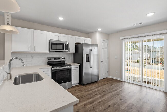 Building Photo - 1025 Peony Ln