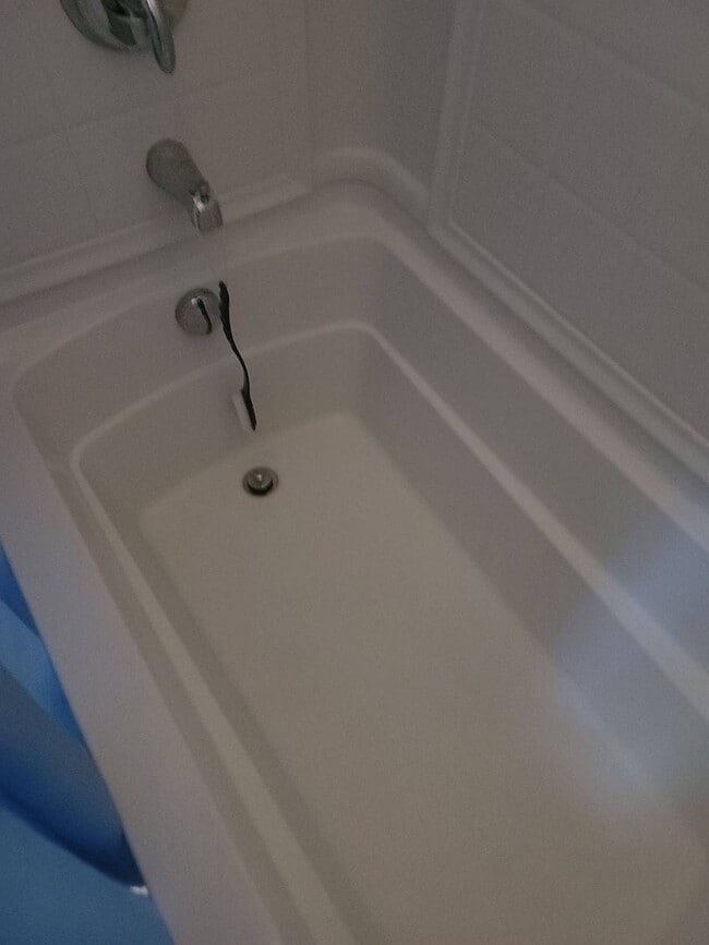 Building Photo - 3 bedroom 2.5 bath townhome in University Area