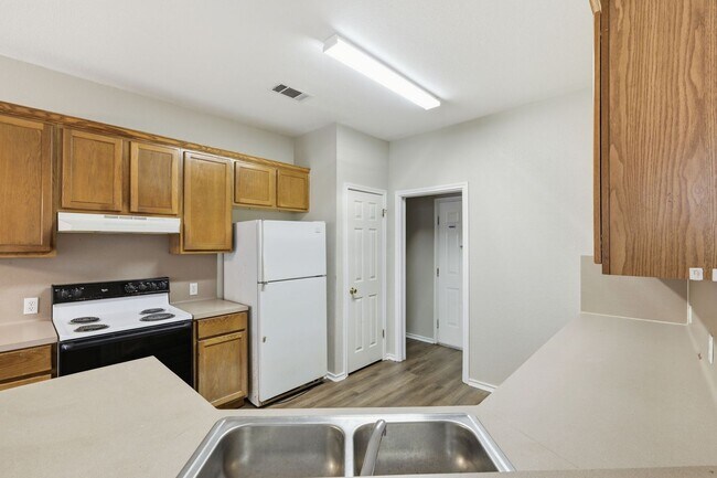 Building Photo - 8102 Willet Trail