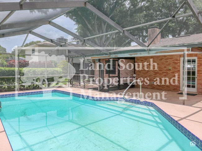 Building Photo - 2190 Belaire Dr