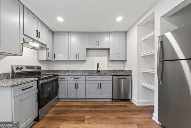 Building Photo - 483 Vine St