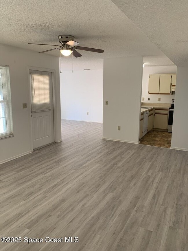 Building Photo - 1485 Malibu Cir NE