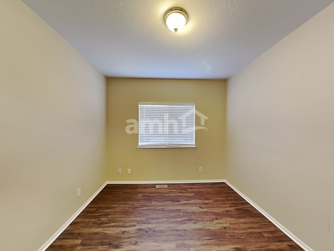 Building Photo - 9835 Kenton Cir