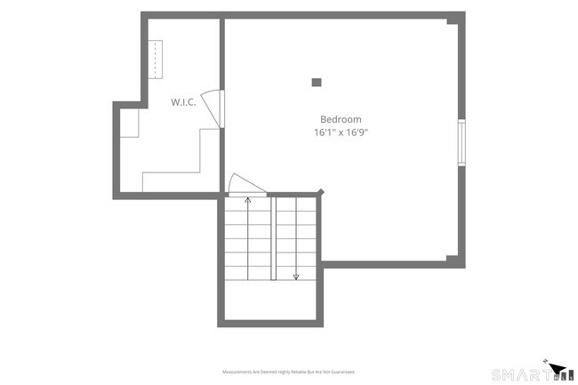 Building Photo - 566 Newfield Ave