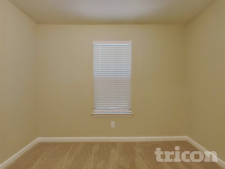 Building Photo - 215 Winterville Dr