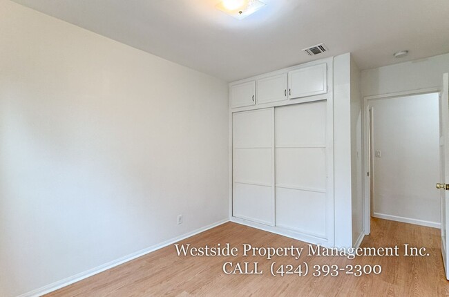 Building Photo - 4400 Vinton Ave