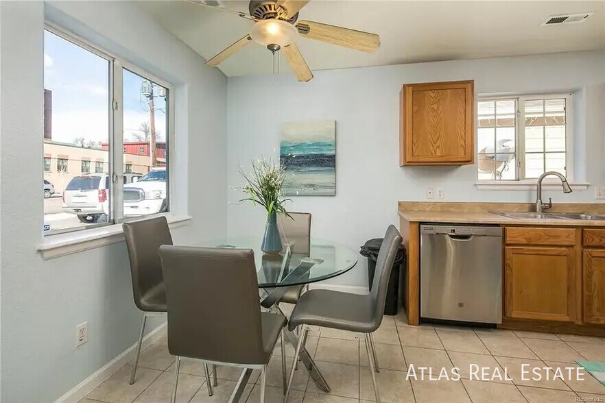 Building Photo - 324 S Yates St