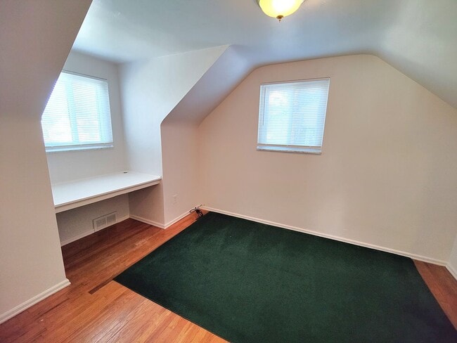 Building Photo - *Recently Updated 3BD/2.5BA Available for ...