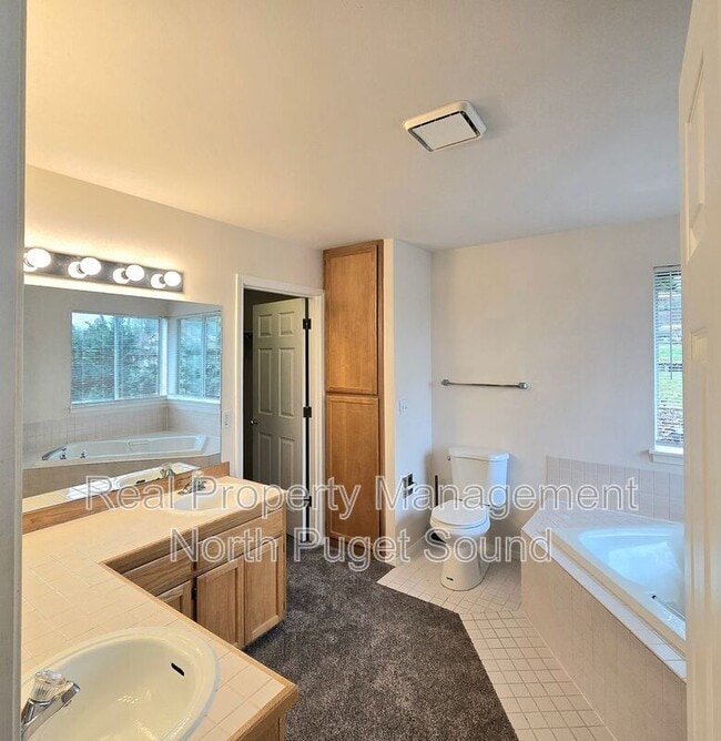 Building Photo - 5231 69th Dr NE