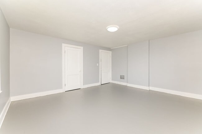 Building Photo - 1501/1503 Clifton Ave