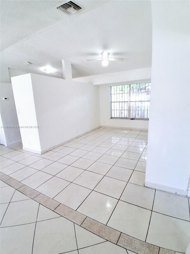 Building Photo - 20769 NW 41st Ave