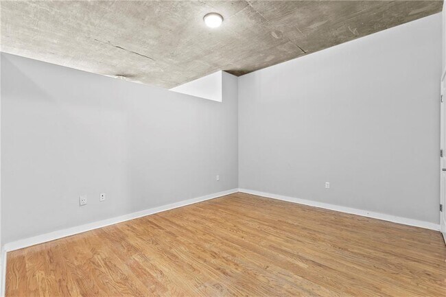 Building Photo - 400 W Peachtree St NW