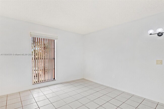 Building Photo - 1300 W 47th Pl