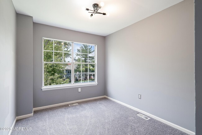 Building Photo - 17 Mainbraid Ct