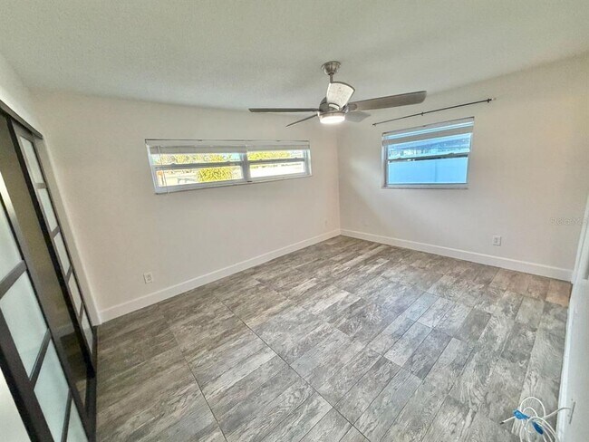 Building Photo - 653 Sherwood Dr