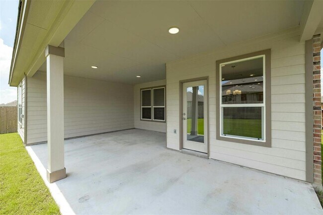 Building Photo - 3643 Sorriso Ln