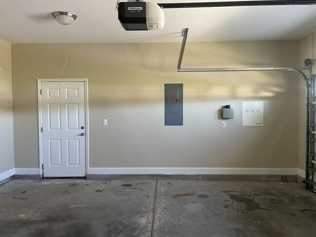 Building Photo - 281 White Water Loop