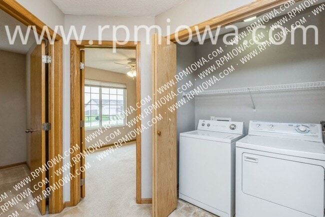 Building Photo - 908 SW 47th Cir