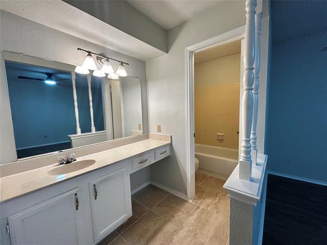 Building Photo - 4205 Greencrest Dr