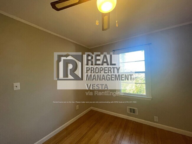 Building Photo - 4231 Laura Ann Pl