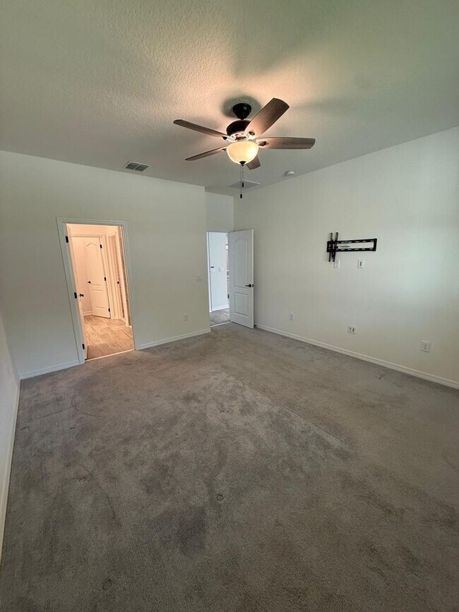 Building Photo - 3 BEDROOM, 2 BATHOOM IN DEANS XING/LITTLE ECON