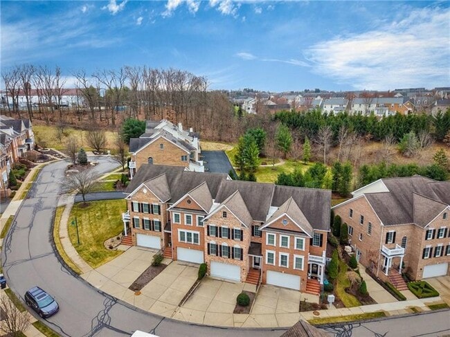 Building Photo - 402 Georgetowne Ct