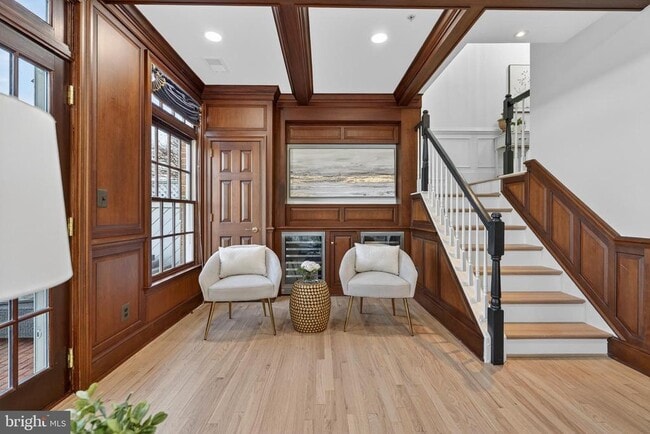 Building Photo - 700 Kahn Pl