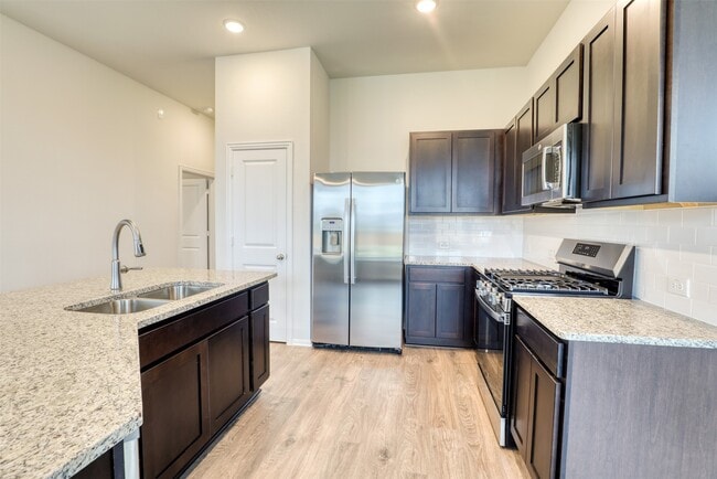 Building Photo - 399 Magnolia Ln