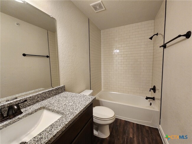 Building Photo - 340 Untermaier St