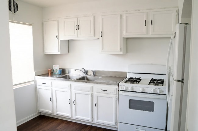 Building Photo - 1331 Le Mar Dr